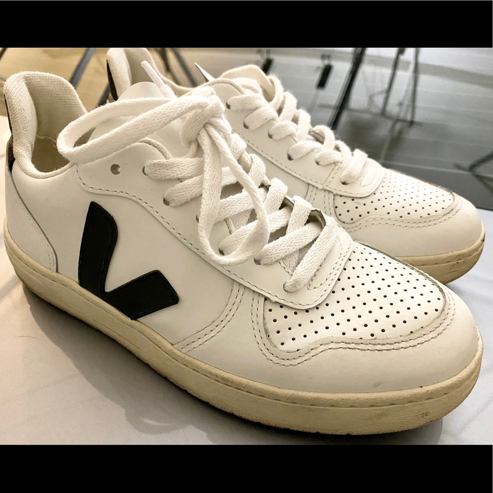 Veja V-10 Sneakers - Extra White/Black - Size 36